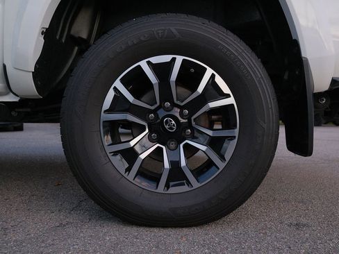 Used 2020 Toyota Tacoma TRD Sport image 46