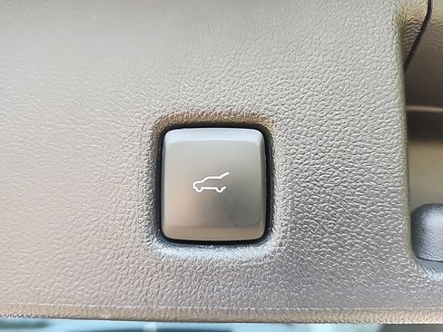 Used 2022 Ford Escape SEL w/ Technology Package FWD image 31