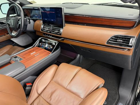 Used 2024 Lincoln Navigator Reserve image 35