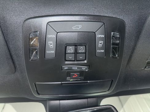 New 2026 Toyota Sienna XSE image 31