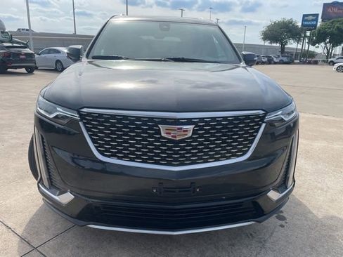 Used 2024 Cadillac XT6 Premium Luxury AWD/4WD image 2