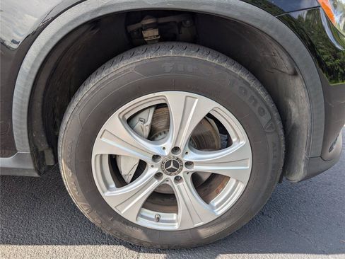 Used 2018 Mercedes-Benz GLC 300 4MATIC w/ Multimedia Package image 40