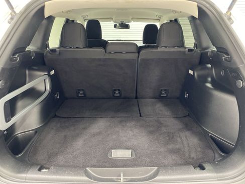 Used 2015 Jeep Cherokee Latitude FWD image 22