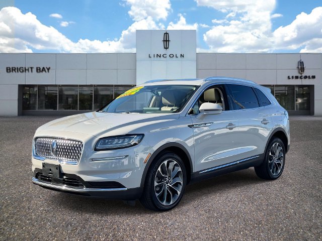 Used 2023 Lincoln Nautilus Reserve AWD/4WD image 2