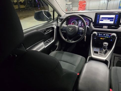 Used 2021 Toyota RAV4 LE AWD/4WD image 33