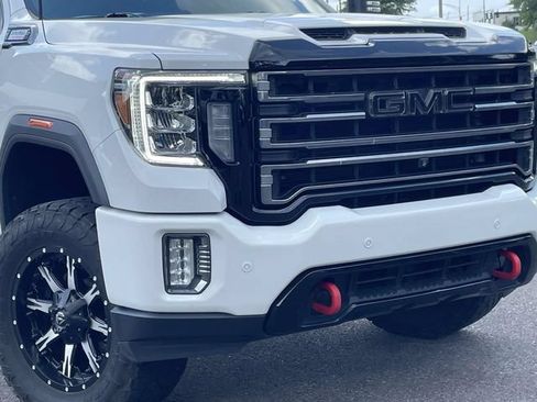 Used 2022 GMC Sierra 2500 AT4 w/ AT4 Preferred Package AWD/4WD image 2