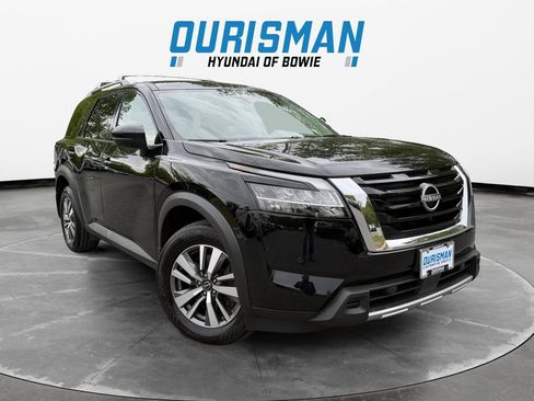 Used 2023 Nissan Pathfinder SL AWD/4WD image 1