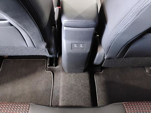 Used 2025 Nissan Kicks SR w/ Illumination Package image 44