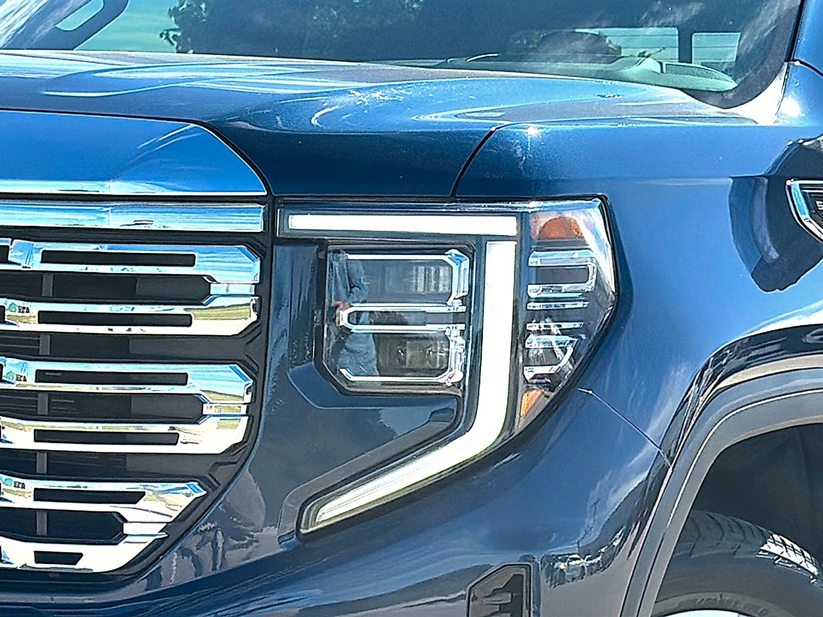 Used 2023 GMC Sierra 1500 Denali w/ Denali Reserve Package AWD/4WD image 4