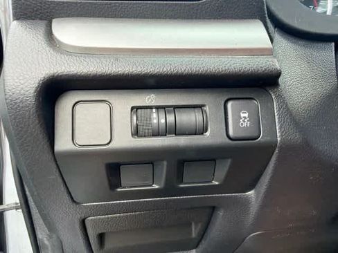 Used 2017 Subaru Forester 2.5i w/ Alloy Wheel Package AWD/4WD image 20