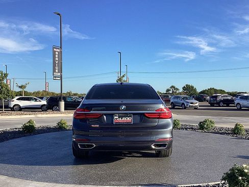 Used 2018 BMW 740i image 6