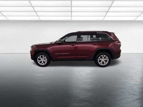 Used 2022 Jeep Grand Cherokee Limited w/ Luxury Tech Group II AWD/4WD image 5