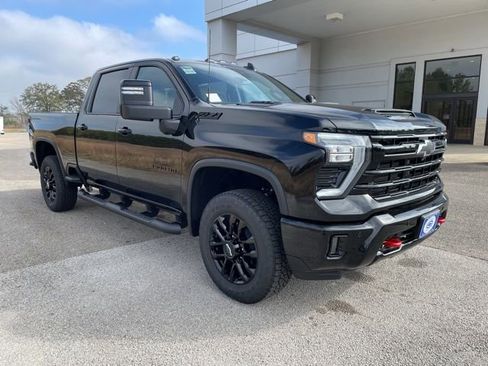 New 2026 Chevrolet Silverado 3500 LT w/ Trail Boss Package image 7