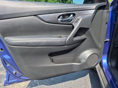 Used 2018 Nissan Rogue S FWD image 12