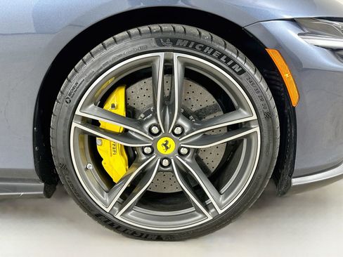 Used 2025 Ferrari Roma Spider RWD image 11