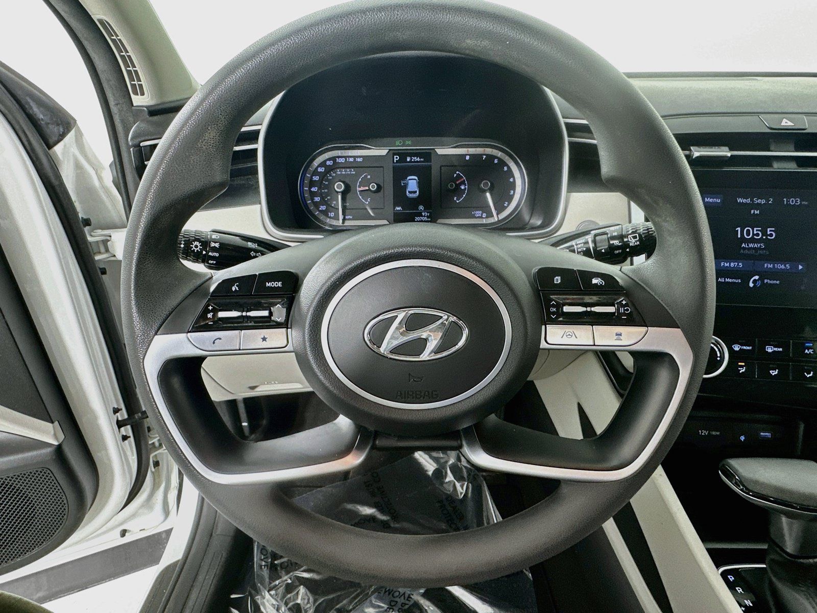 Used 2023 Hyundai Tucson SEL FWD image 11
