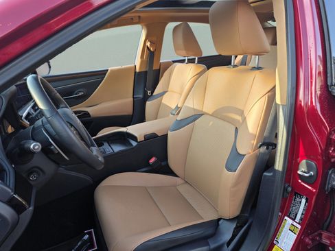 Used 2025 Lexus ES 350 w/ Premium Package image 13