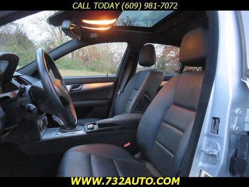 Used 2010 Mercedes-Benz C 300 Sedan image 15