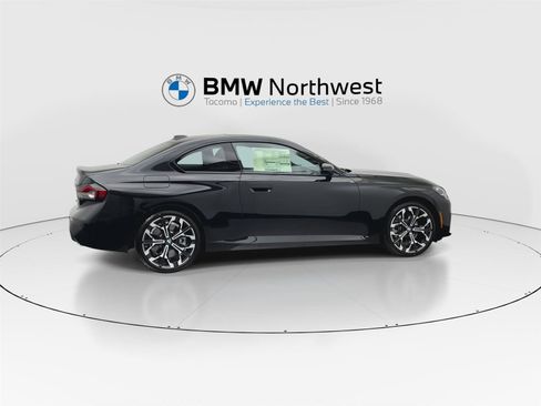 Used 2025 BMW 230i xDrive Coupe w/ Convenience Package image 4