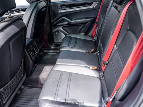 Used 2024 Porsche Cayenne S image 41