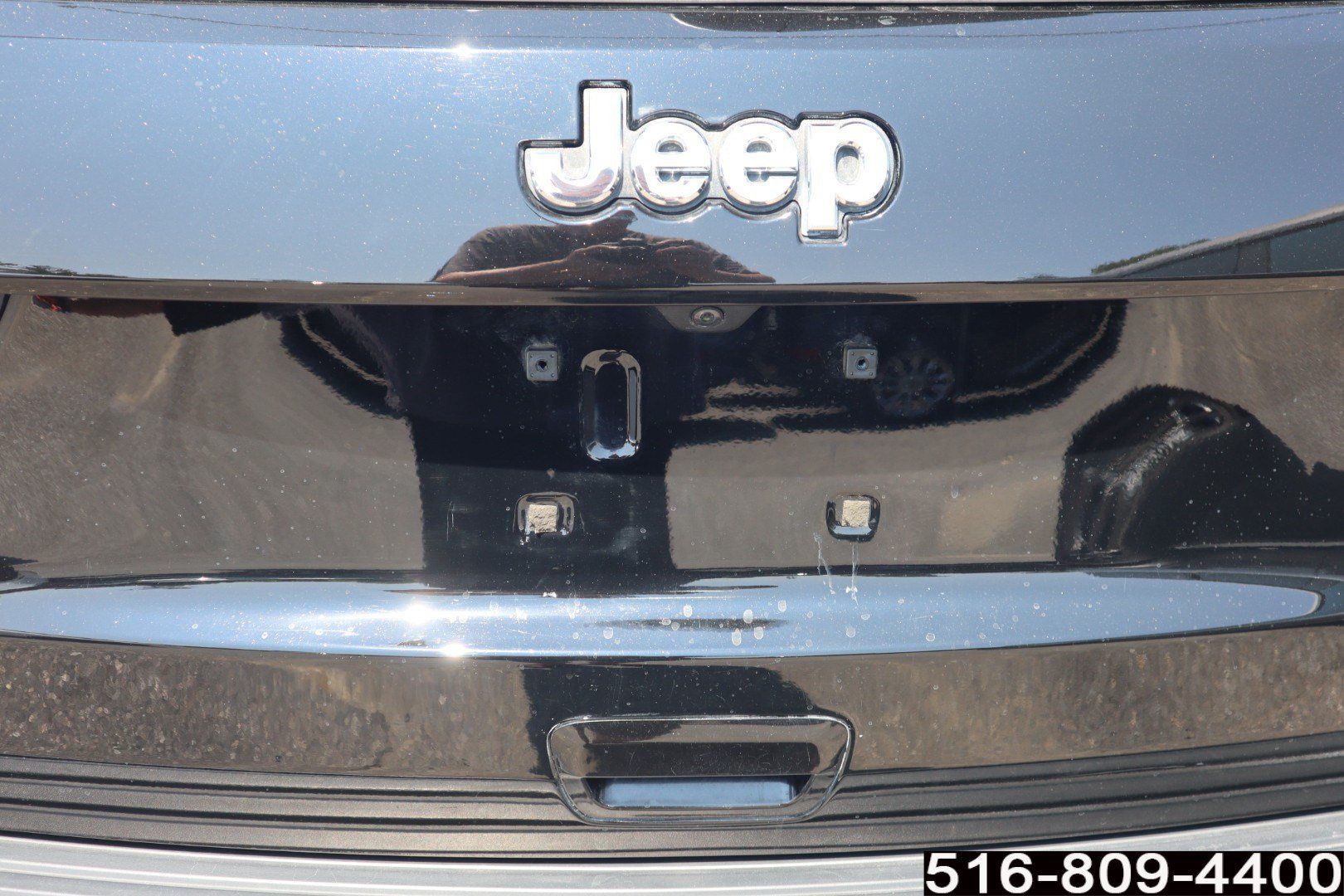 Used 2021 Jeep Grand Cherokee Laredo AWD/4WD image 28