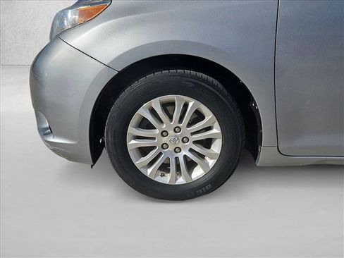 Used 2011 Toyota Sienna XLE w/ XLE Navigation Pkg image 27