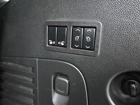 Used 2019 Cadillac Escalade Luxury AWD/4WD image 28