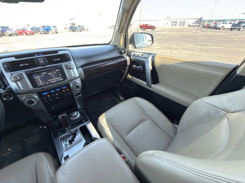 Used 2014 Toyota 4Runner Limited image 28