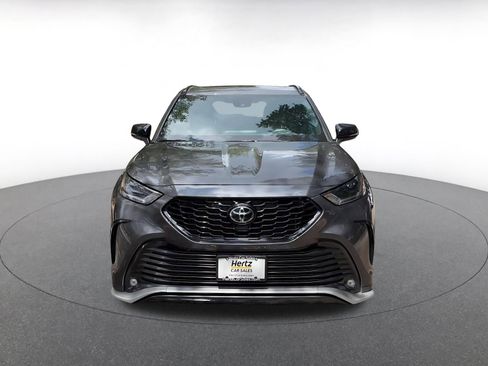 Used 2025 Toyota Highlander XSE AWD/4WD image 4