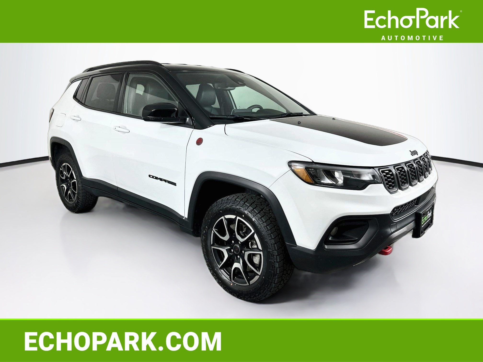 Used 2025 Jeep Compass Trailhawk AWD/4WD image 1
