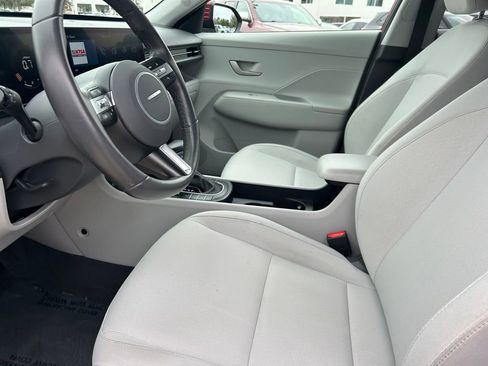 Used 2025 Hyundai Kona SEL image 11