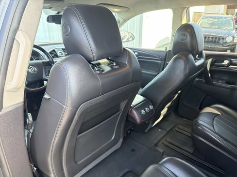 Used 2017 Buick Enclave Leather FWD image 13