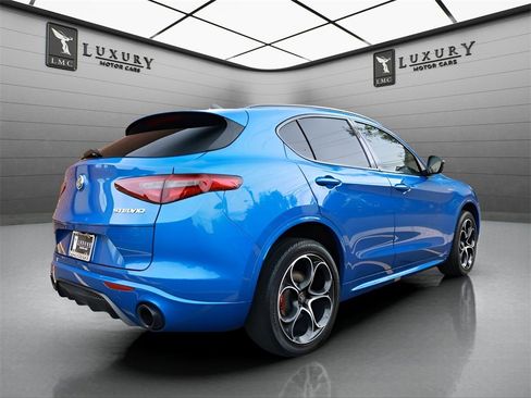 Used 2023 Alfa Romeo Stelvio Veloce image 9