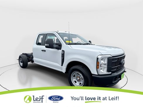 Used 2024 Ford F350 XL image 1
