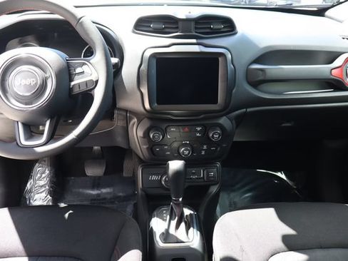 Used 2023 Jeep Renegade Trailhawk AWD/4WD image 27