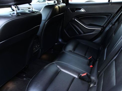 Used 2018 Mercedes-Benz GLA 250 image 14