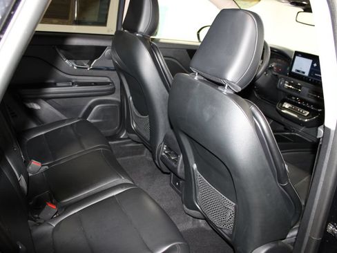 Used 2024 Lincoln Corsair FWD image 28