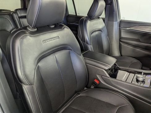 Used 2023 Jeep Grand Cherokee Overland image 33