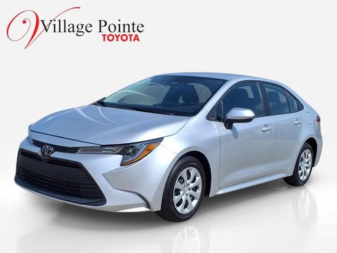 Used 2025 Toyota Corolla LE FWD image 1
