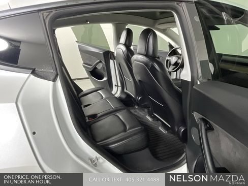 Used 2021 Tesla Model Y Long Range image 15