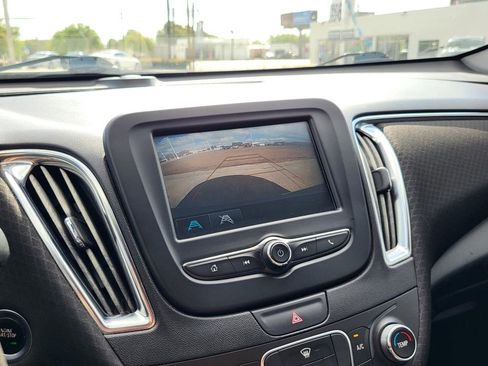 Used 2018 Chevrolet Malibu LT image 26