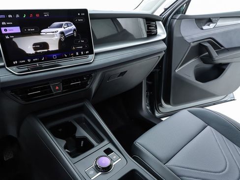 New 2026 Volkswagen Tiguan SE image 61