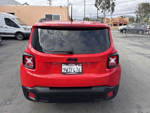 Used 2017 Jeep Renegade Altitude FWD image 6