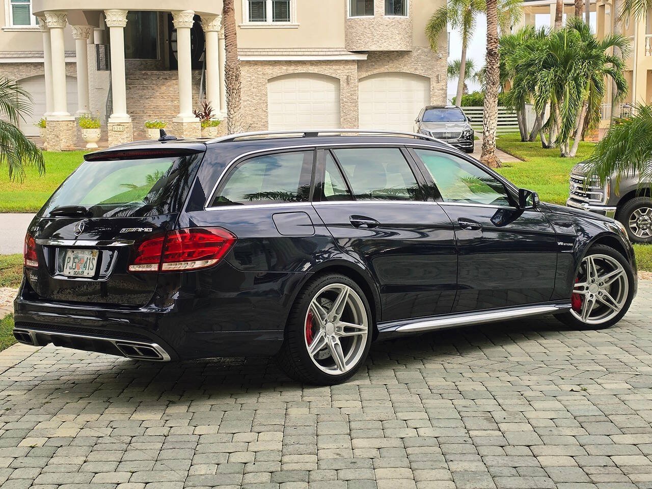 Used 2014 Mercedes-Benz E 63 AMG S-Model w/ Driver Assistance Package image 5