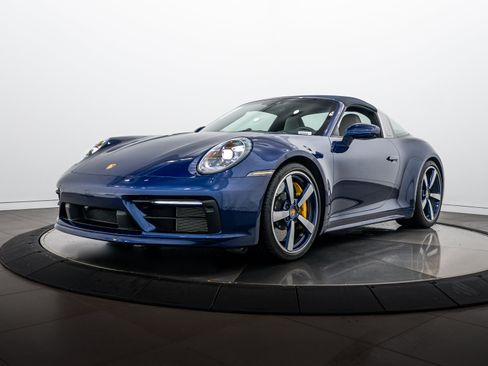 Certified 2021 Porsche 911 Targa 4S AWD/4WD image 26