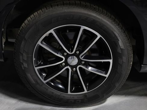 Used 2018 Dodge Grand Caravan SE FWD image 31