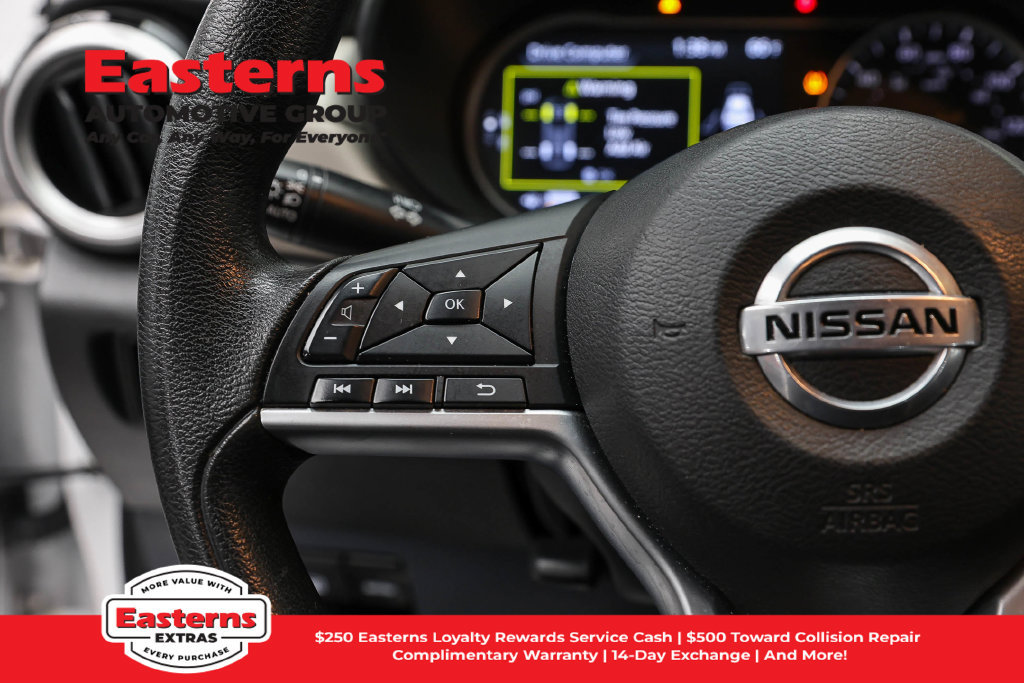 Used 2022 Nissan Versa SV FWD image 16