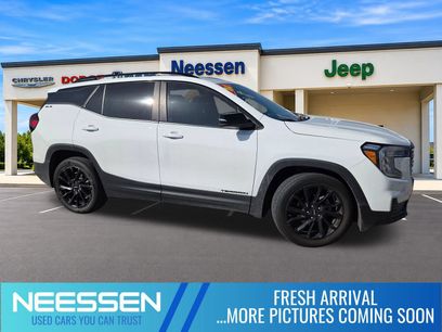 Used 2024 GMC Terrain SLE w/ Driver Convenience Package