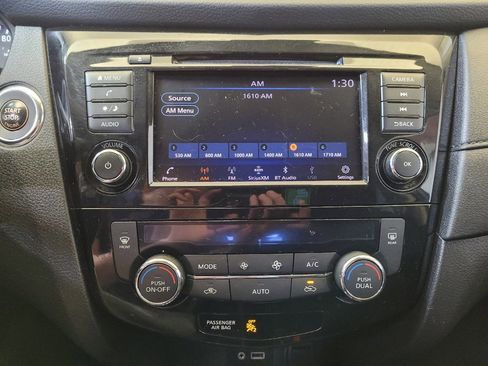 Used 2019 Nissan Rogue SV AWD/4WD image 25
