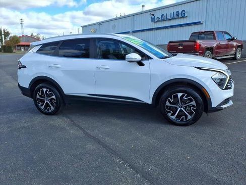 Used 2023 Kia Sportage EX image 4